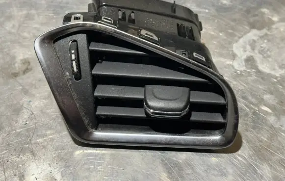 Citroen C4 II Dashboard side air vent grill/cover trim 9676606977