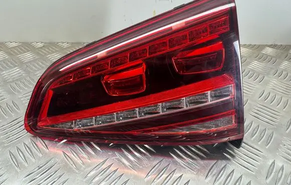 Volkswagen e-Golf Tailgate rear/tail lights 5G0945308F 81240201