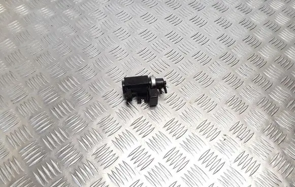 Vacuum valve