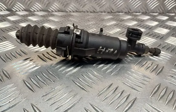 Peugeot 607 Clutch slave cylinder 