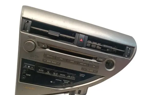 Lexus RX 450H Radio/CD/DVD/GPS head unit 8612048J00 DVZMG4687