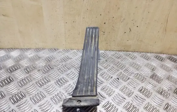 BMW X1 E84 Accelerator throttle pedal 35426853175 6853175 6PV010435