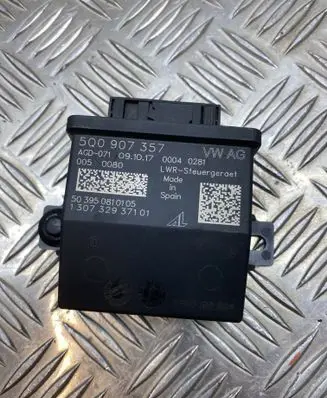 Volkswagen PASSAT B8 Light module LCM 5Q0907357