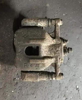Toyota RAV 4 (XA10) Front brake caliper