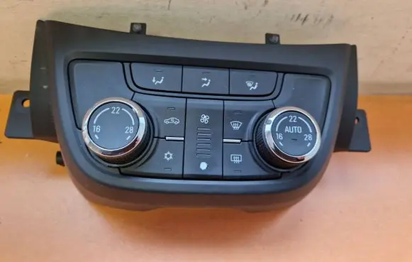 Opel Zafira C Climate control unit 39081563 A2C1134810001