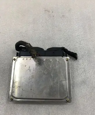 Audi A4 S4 B6 8E 8H Engine control unit/module 8E0907557F 0261207401