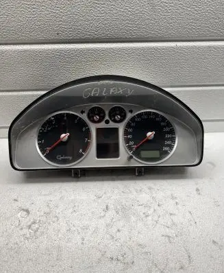 Volkswagen Sharan Speedometer (instrument cluster) 7M5920820G