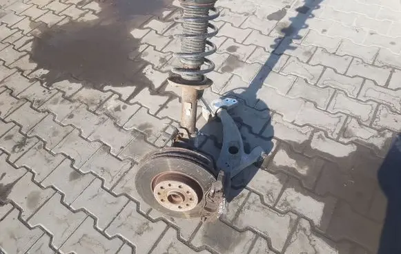 Volkswagen PASSAT B6 Front wheel hub spindle knuckle PRZDPRAWA