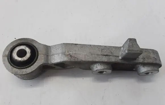 Volvo XC90 Engine mount bracket 31359890