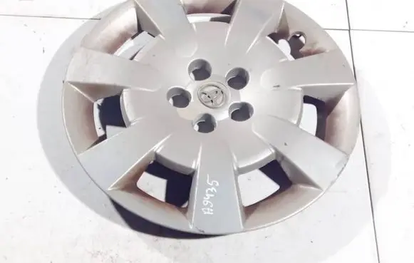 Toyota Corolla E140 E150 R15 wheel hub/cap/trim 42602ca020 42602-ca020