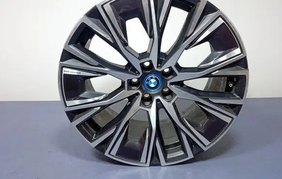 BMW i4 R18 alloy rim 8747311