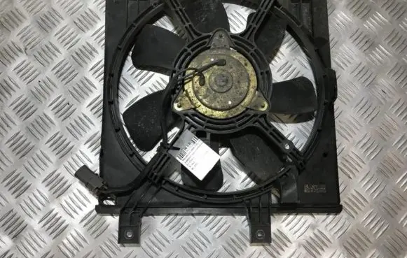 Mazda 626 Radiator cooling fan shroud