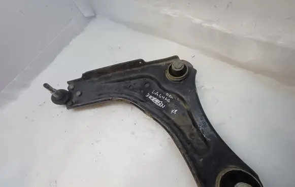 Renault Laguna III Front lower control arm/wishbone 545010002R