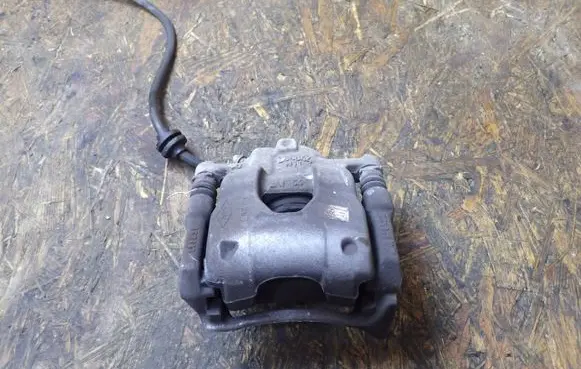 Renault Clio V Front brake caliper 