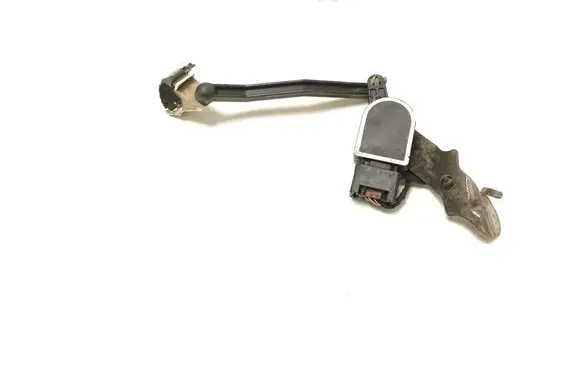 BMW 3 G20 G21 Air suspension front height level sensor 6878573