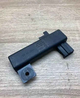 Volkswagen Touareg I Aerial antenna amplifier 3D0909141E 5WK45015 SME