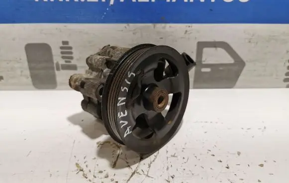 Toyota Avensis T250 Power steering pump