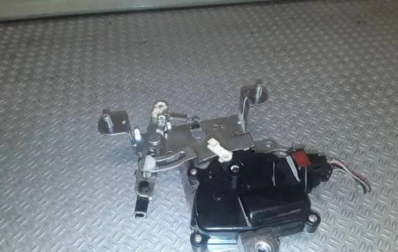 Hyundai Tucson JM Central locking motor 