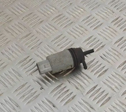 BMW 5 E60 E61 Windscreen/windshield washer pump