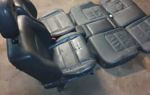 Seat set