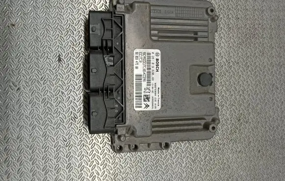 Peugeot 208 Engine control unit/module 9666729680 9805947580 0281019820