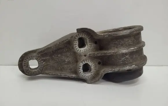 Volkswagen PASSAT B5 Rear axle beam mounts housing 8E0501522