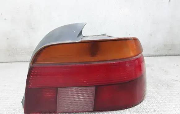 BMW 5 E39 Rear/tail lights 8358032