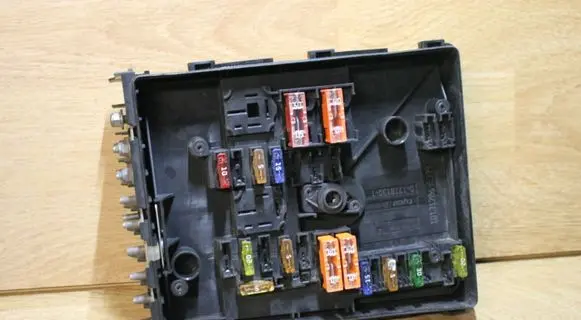 Audi A3 S3 8P Fuse box set 1K0937125A