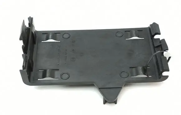 Mercedes-Benz CLA C117 X117 W117 Intercooler pipe mounting bracket A1330900040