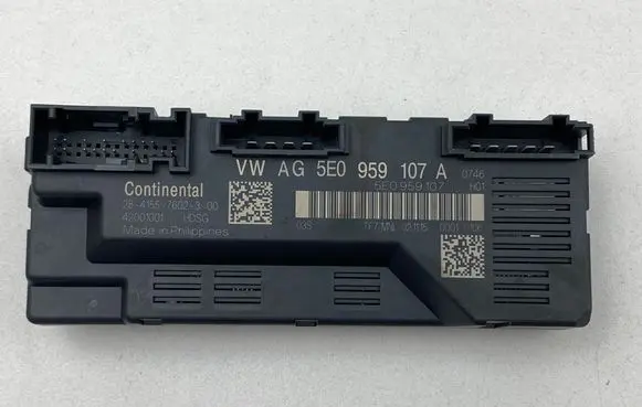 Skoda Octavia Mk3 (5E) Tailgate/trunk control unit/module 5E0959107A 5E0959107 00010106