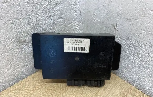 Volkswagen PASSAT B5 Comfort/convenience module 1J0959799F 5DK00795200