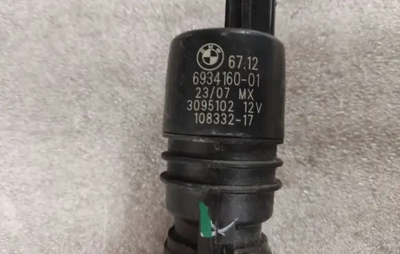 BMW X5 E70 Windscreen/windshield washer pump 6934160 10833217 3095102