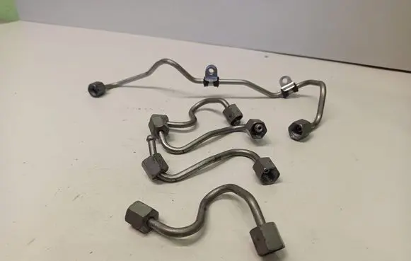 Mercedes-Benz GLA W156 X156 Fuel injector supply line/pipe 