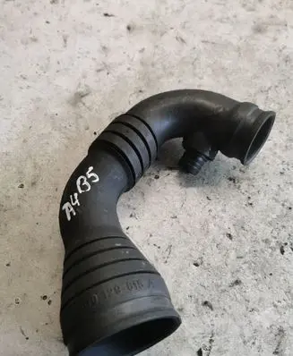 Audi A4 S4 B5 8D Air intake hose/pipe 8d0129615a