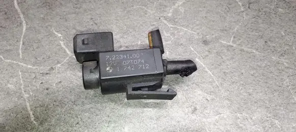 BMW 3 E90 E91 Valve vacuum 1742712