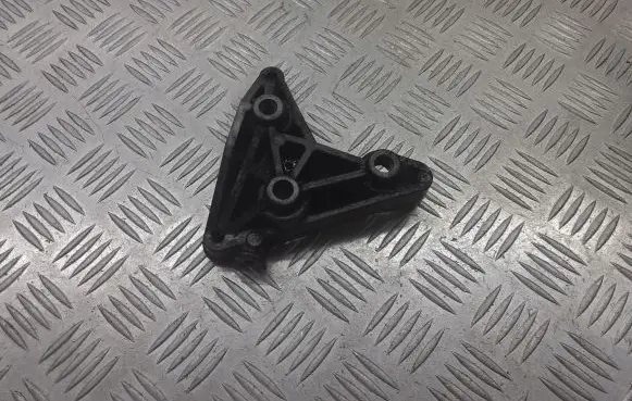 Opel Astra H Engine mounting bracket 8972624630