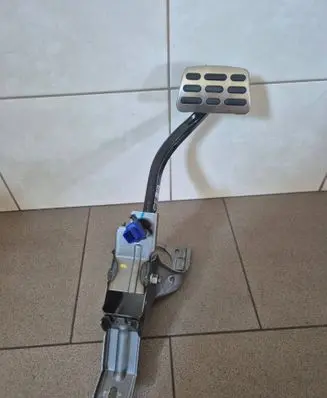 KIA Ceed Brake pedal 32800J7210