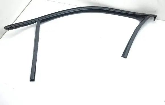 Volkswagen T-Roc Rubber seal front door window/glass 