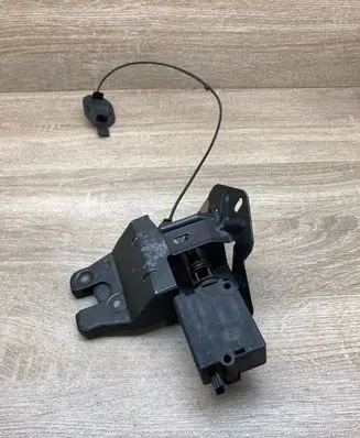 BMW 5 E39 Tailgate/trunk/boot lock/catch/latch 8168892