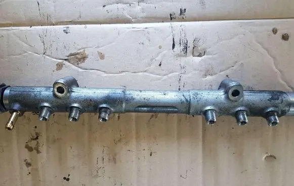 Volvo S80 Fuel main line pipe