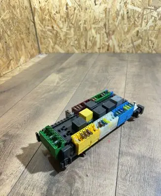 Mercedes-Benz GL X166 Fuse module A1669063901 3935635 3240311
