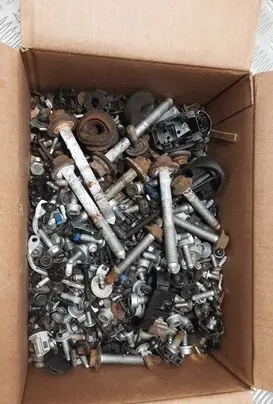 Volkswagen Touareg I Nuts/bolts 