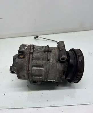 Volkswagen PASSAT B5.5 Air conditioning (A/C) compressor (pump) 8D0260808 04C04085 E4472208180