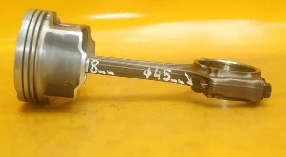 Fiat Tipo Piston with connecting rod 55272800
