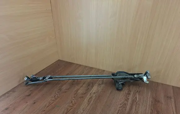 Front wiper linkage and motor