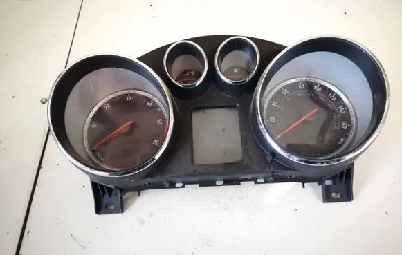 Opel Insignia A Speedometer (instrument cluster) 20970766 365903926