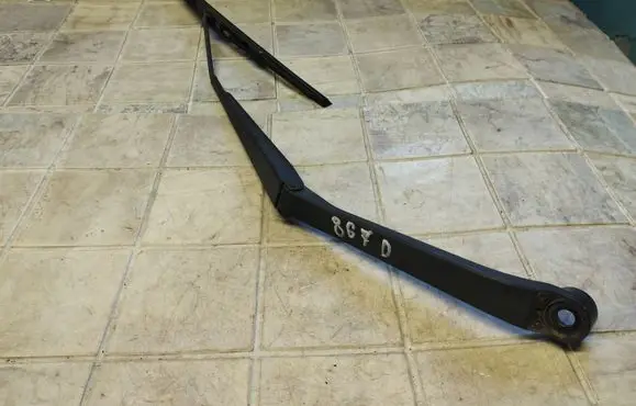 Toyota RAV 4 (XA20) Windshield/front glass wiper blade 1491