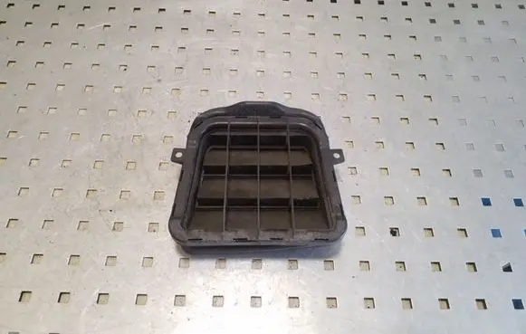 Audi A5 8T 8F Quarter panel pressure vent 8K0819181B