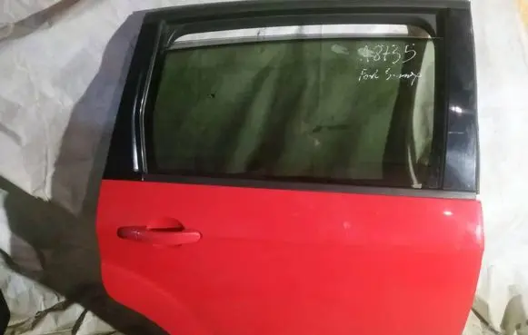 Ford S-MAX Rear door RAUDONOS