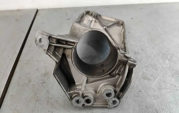 Volvo S90, V90 Gearbox mounting bracket 31370633